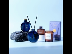 アロマキャンドルとリードディフューザー