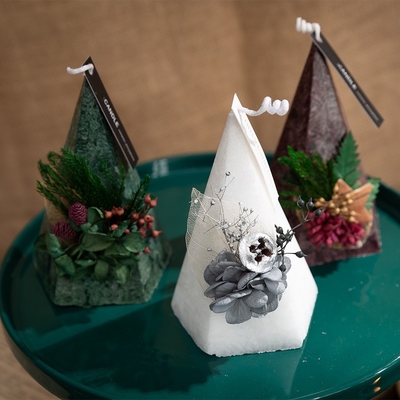 2pcsギフト用の箱が付いているロマンチックな花のクリスマス ツリーのピラミッド タイプ円錐形の柱の蝋燭