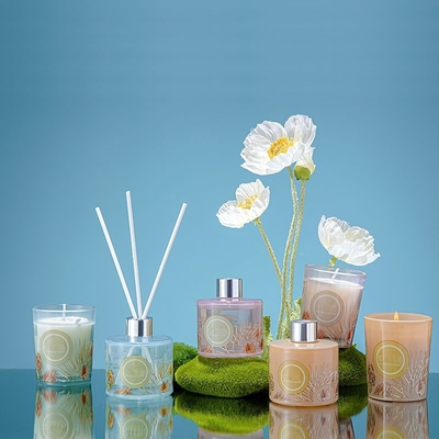 結婚披露宴の多彩なPinecone Reedの拡散器の香料入りの蝋燭の瓶のギフト セット60g 50ml
