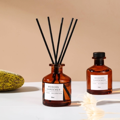 ブラウンのびんDPMAの小さい香りのReedの拡散器およびオイル50ml