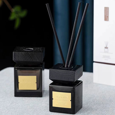 ふたDPMAの香りのReedの木の拡散器およびオイル100mlが付いている黒いガラス ビン