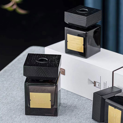 贅沢な芳香オイルの黒いガラス ビンのReedの拡散器100ml