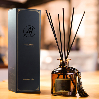 木製のふたの芳香の藤の棒が付いている黒いReedの拡散器のびん50ml