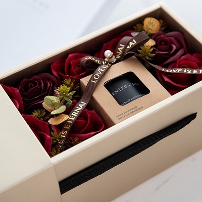 2023人の不滅の花のアロマセラピーの蝋燭のギフト用の箱のバレンタイン デーの母の日のギフトの誕生日プレゼントローズは花Bouqを乾燥した