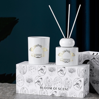 芳香剤の黒の白いびんの瓶の芳香オイルのにおいの蝋燭のReedの拡散器のギフト