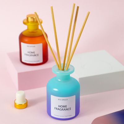 アロマセラピーの精油のびんの空気新しい寝室のガラス ビンの花のReedの拡散器