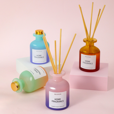 アロマセラピーの精油のびんの空気新しい寝室のガラス ビンの花のReedの拡散器