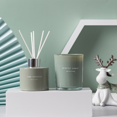 香りの家の芳香オイルの独特なReedの拡散器の香料入りの蝋燭のギフト用の箱 セット