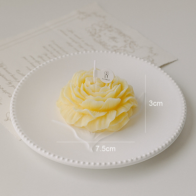 大豆のワックスの蝋燭のアロマセラピーを切り分けている香りの家の花の形のシャクヤクはハンドメイドをかぎつけた