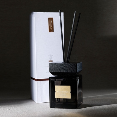 ガラス ビンの棒の香りの贅沢な家はパッケージ箱が付いているReedの拡散器500mlをかぎつける