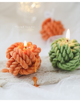 点のDiyのハンドメイドのアロマセラピーは小さい毛織の蝋燭球形の芸術の蝋燭にまいはだを詰める