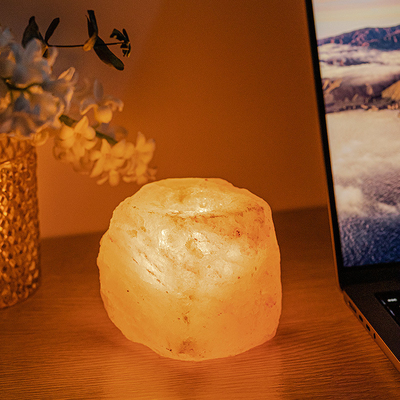 アロマセラピーの水晶石造りの石ランプは結婚式のための4 Tealightの蝋燭ホールダーを置いた
