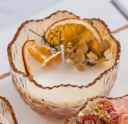 大豆はハンドメイドの香料入りの蝋燭に乾燥した花の装飾が付いている10のOzの蝋燭の瓶ワックスを掛ける
