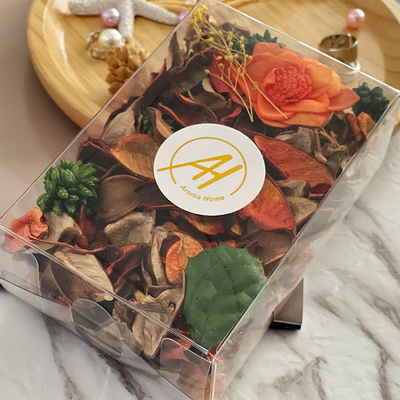 ハンドメイドのモモのポプリはワードローブのホテルのための花をかぎつけた