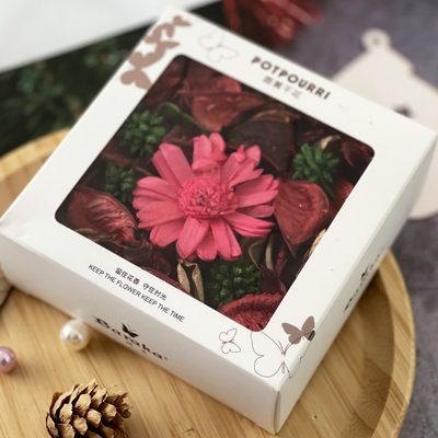 OEMはばねのためのバラの花びらのポプリの乾燥した花110gをかぎつけた