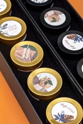 香りはWoodwickの旅行のために黒い金の良否を明りにすかして調べる缶かぎつけた
