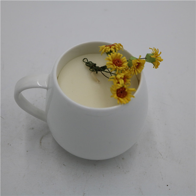 大豆のワックスの陶磁器のティー カップの蝋燭は無光沢の白い円形6ozをかぎつけた